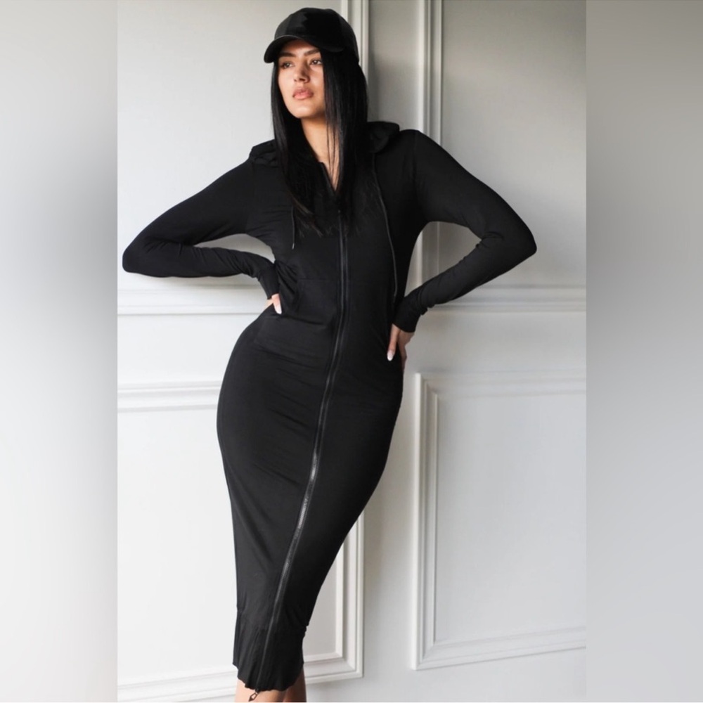 Emmy Deveaux The Long Hoodie